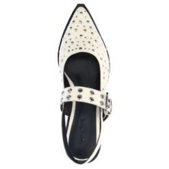 Off white leren slingbacks met studs en gesp