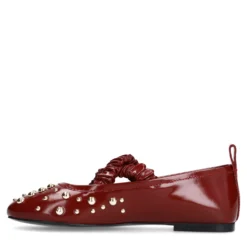 Rode leren ballerina's met studs