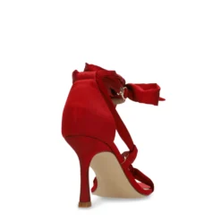 Rode sandalen met hak