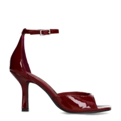 Rode sandalen met hak