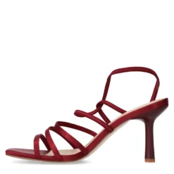 Rode sandalen met hak