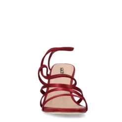 Rode sandalen met hak