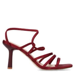 Rode sandalen met hak