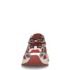 Rode sneakers met zilveren metallic details