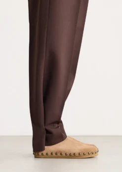 Taupe suède clogs met studs