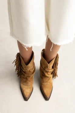Taupe suède cowboyboots met franjes