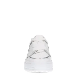 Witte leren sneakers met zilveren details