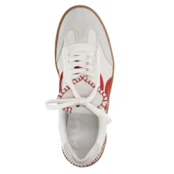 Witte suède sneakers met rode details