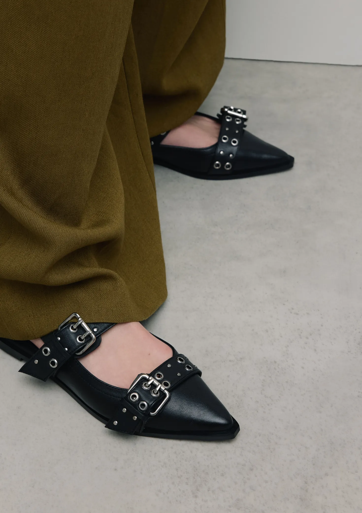Zwarte buckle slingbacks
