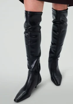 Zwarte hoge stretch laarzen met kitten heel