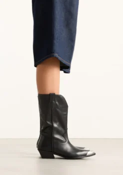 Zwarte leren cowboylaarzen