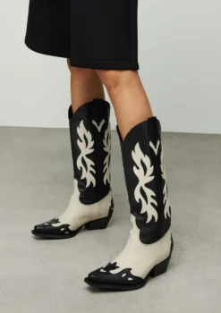 Zwarte leren cowboylaarzen met sierstiksels