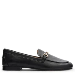 Zwarte leren loafers met goudkleurige chain