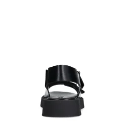 Zwarte leren plateau sandalen met zilverkleurige buckles