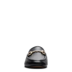 Zwarte leren slip on loafers met goudkleurige chain