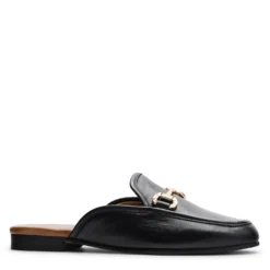 Zwarte leren slip on loafers met goudkleurige chain