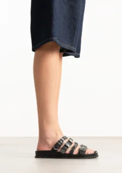 Zwarte leren slippers met buckles
