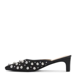 Zwarte muiltjes met zilverkleurige studs