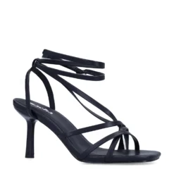 Zwarte sandalen met hak