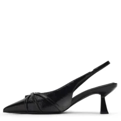 Zwarte slingback pumps met gespen