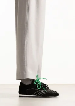 Zwarte sneakers met dubbele veters