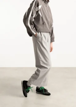 Zwarte sneakers met dubbele veters